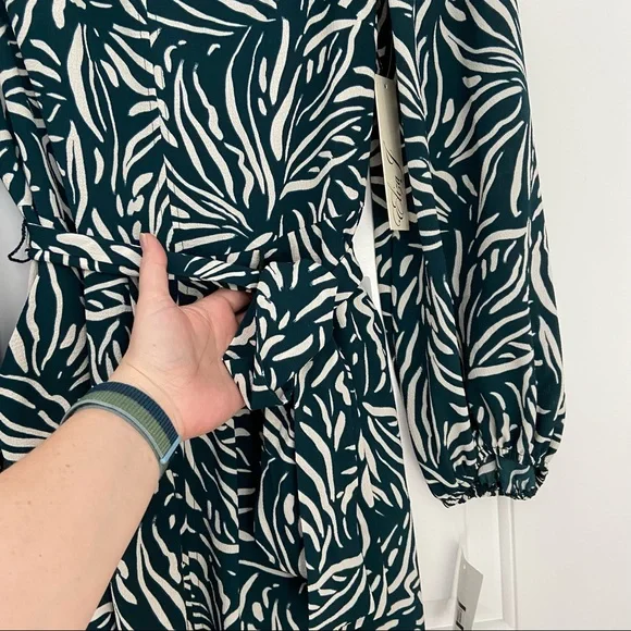 Nordstrom Rack Dress, Size 10. Like new. Worn once. It has pockets!!! - Picture 3 of 9